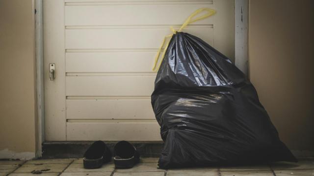 Adiós a bajar la basura a diario: el cubo de reciclaje ideal para cocinas pequeñas que arrasa en España