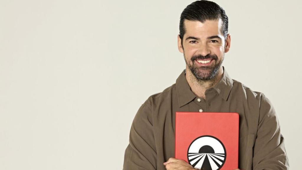 Miguel Ángel Muñoz en la primera imagen promocional de 'Pekín Express' en HBO Max.