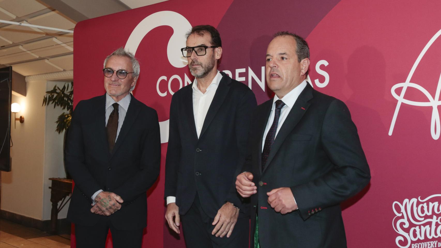 Ezequiel Sánchez (PLD Space), flanqueado por Jesús Navarro y Carlos Baño, dirigentes de la Cámara de Comercio de Alicante.