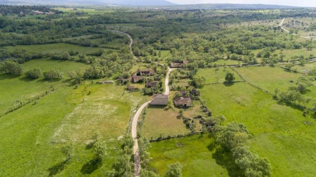 Imagen de Matandrino, un pequeño pueblo a la venta en Segovia.