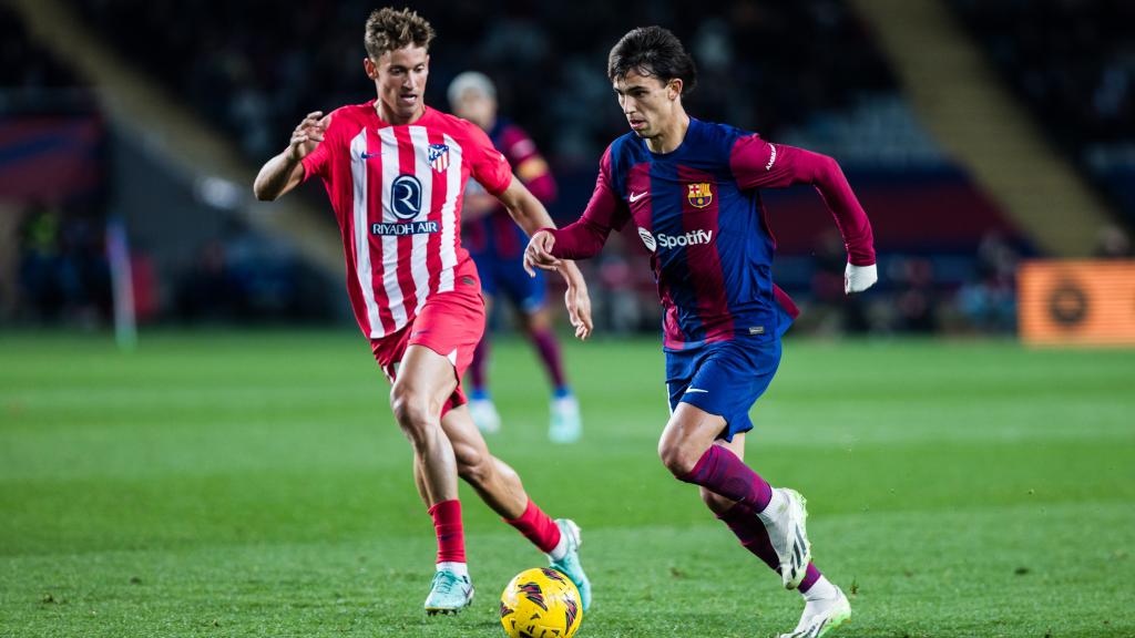 Marcos Llorente y Joao Félix, durante un FC Barcelona - Atlético de Madrid