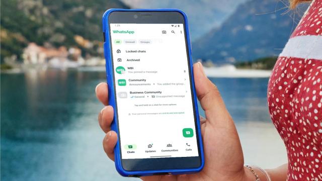 Montaje de interfaz de Whatsapp en un móvil