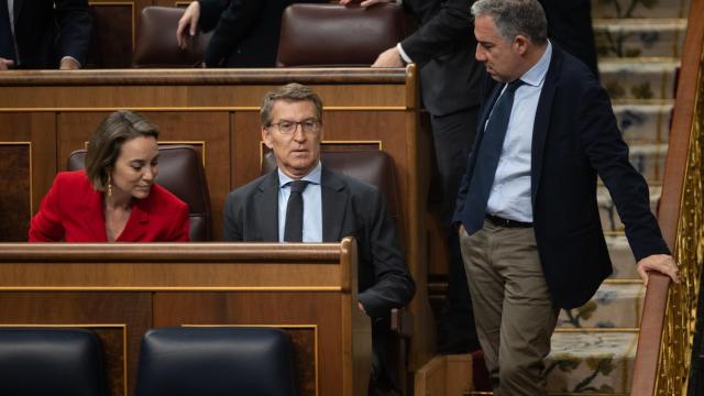 Gamarra, Feijóo y Bendodo, este jueves en el Congreso.