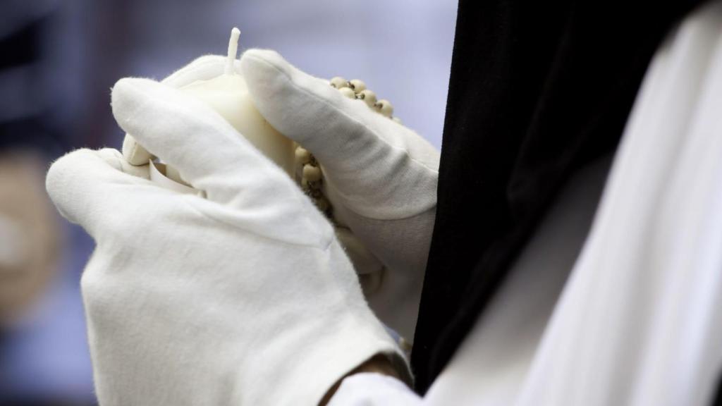 Imagen de archivo de un nazareno en Semana Santa.