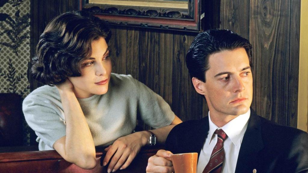 Sherilyn Fenn y Kyle MacLachlan, en 'Twin Peaks'
