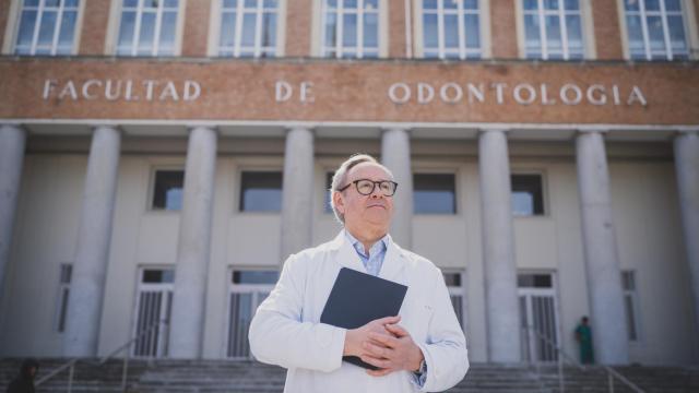 Mariano Sanz ha atendido a EL ESPAÑOL en los laboratorios de la Facultad de Odontología de la UCM.