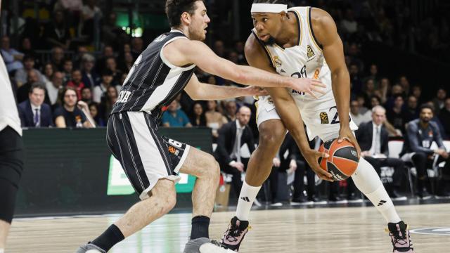 Yabusele, con el balón en el partido ante la Virtus.