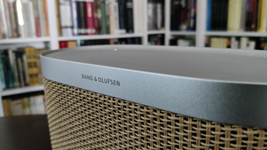 El altavoz Beosound A5 de Bang & Olufsen
