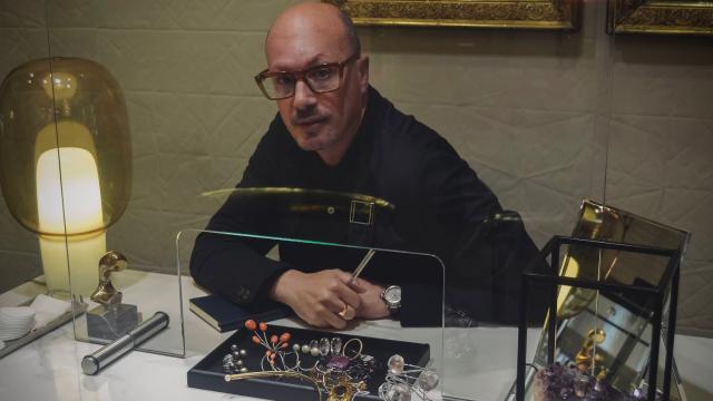 Isidoro Hernández, diseñador de joyas de Madrid.