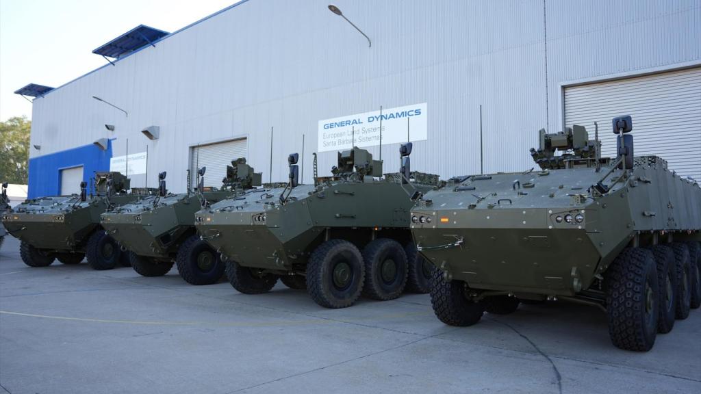 Demostración dinámica de los primeros Vehículos de Combate de Zapadores (VCZAP) “Castor” y Vehículos de Combate de Ruedas (VCR) 8x8 Dragón, en Sevilla, en una imagen de archivo.