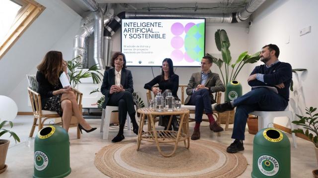 Los participantes en la charla de Ecovidrio.