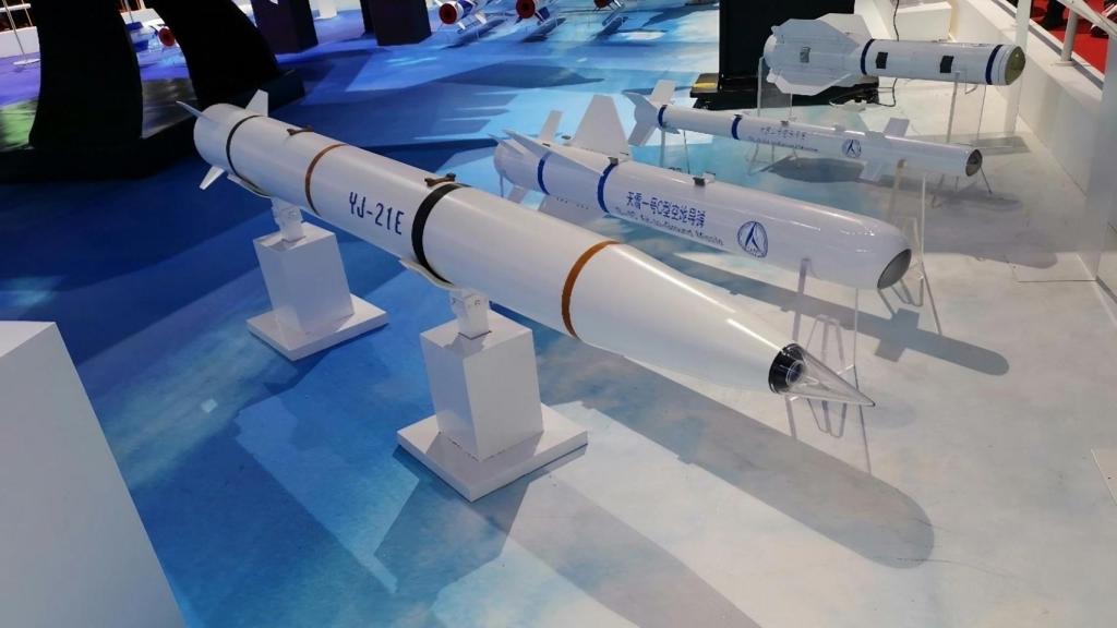 Misil hipersónico YJ-21, versión de exportación, en primer plano