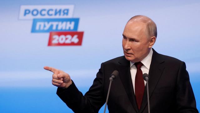 Putin durante su discurso después de la noche electoral