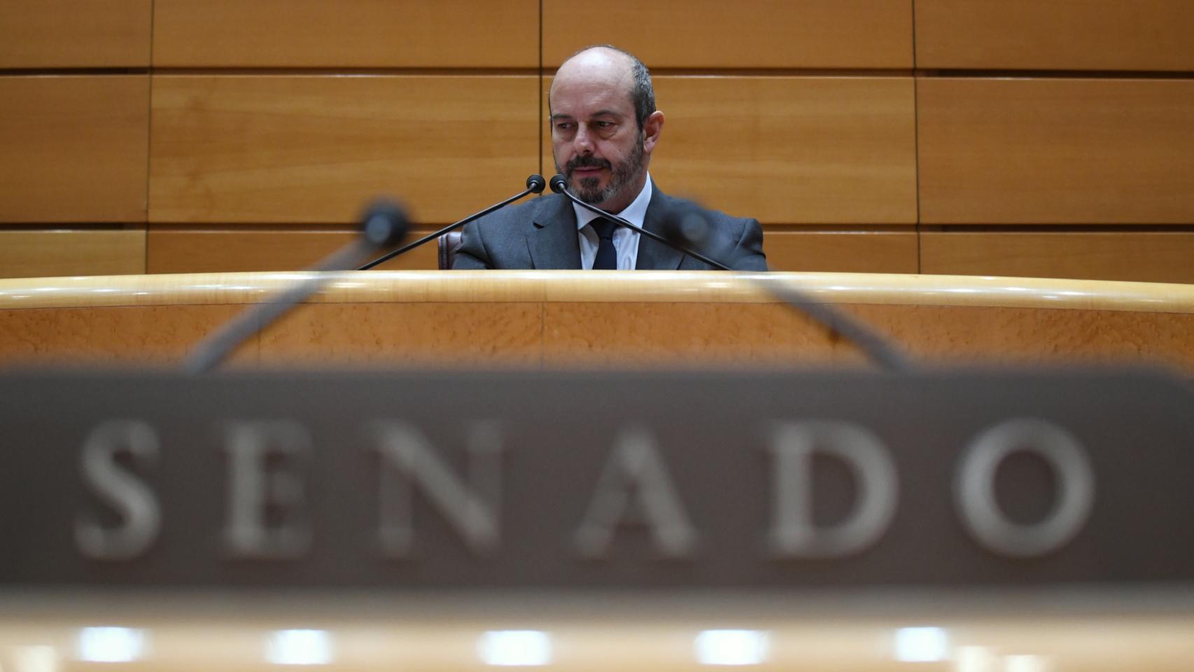 El presidente del Senado, Pedro Rollán, presidiendo un pleno de la Cámara Alta.