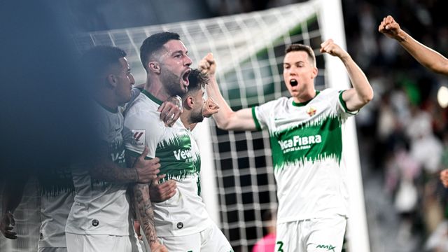 Tete Morente celebrando un gol.