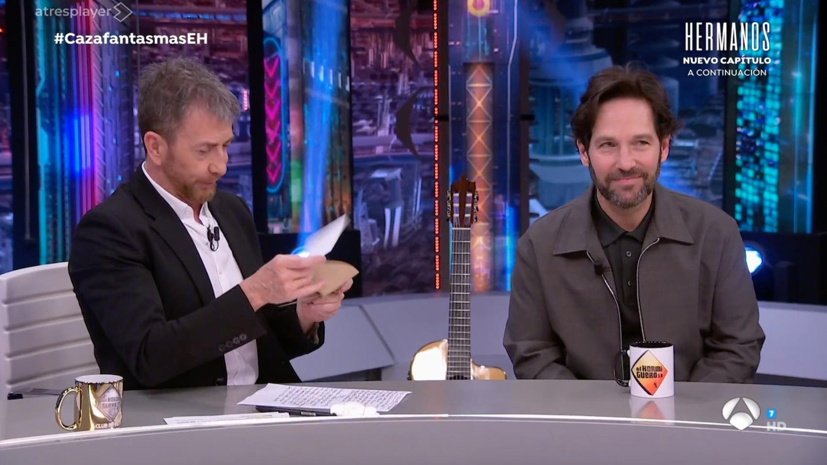Pablo Motos y Paul Rudd en 'El Hormiguero'.