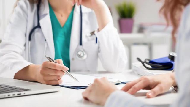Imagen de archivo de una médico.