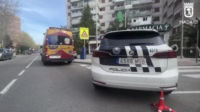 Policía Municipal y Samur en la calle Maqueda.
