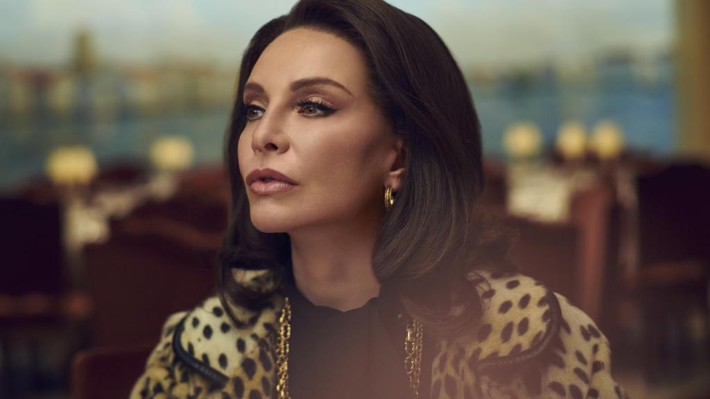 Calista Flockhart en la piel de Lee Radziwell
