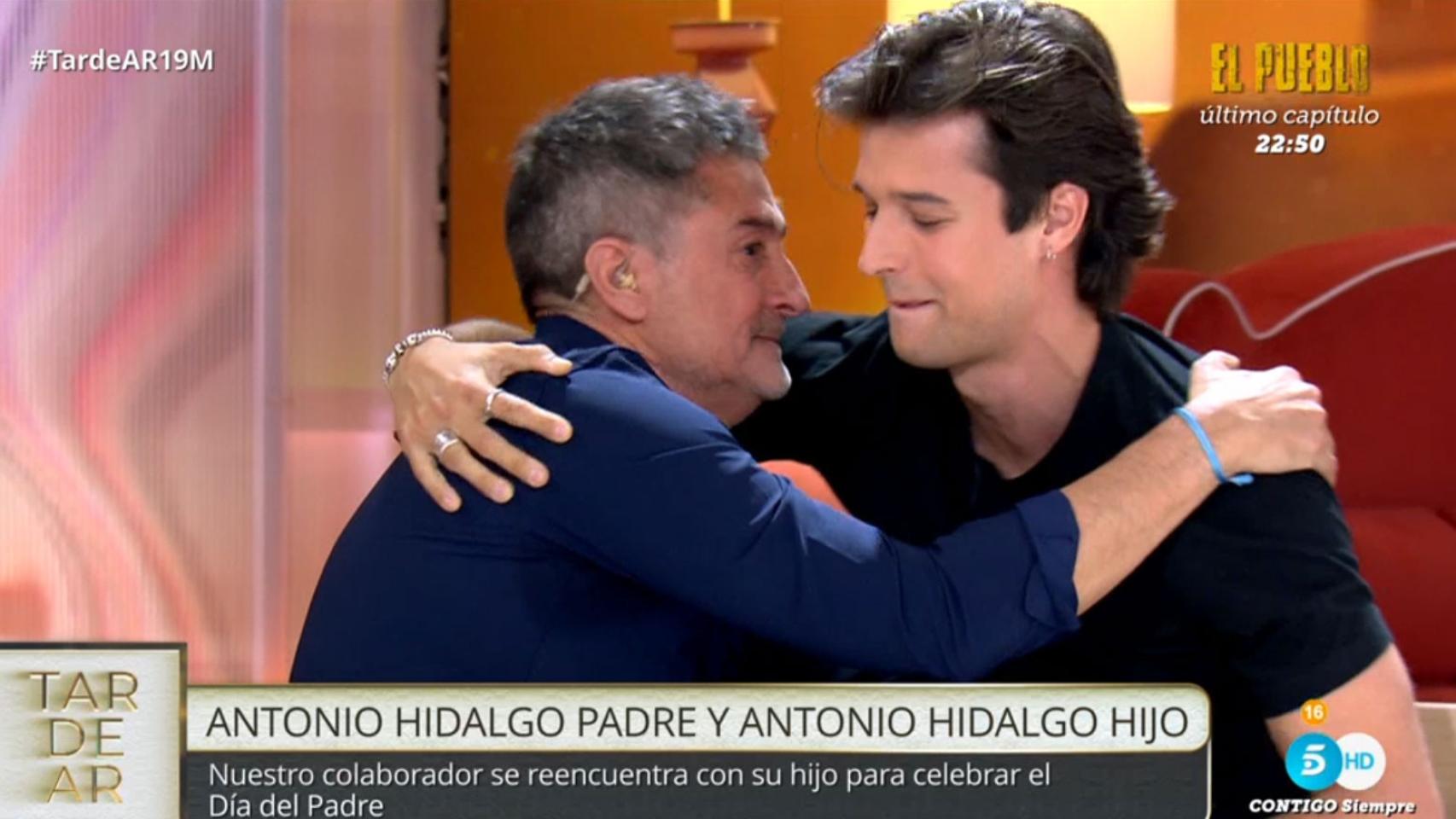 Antonio Hidalgo y su hijo en ‘TardeAR’.