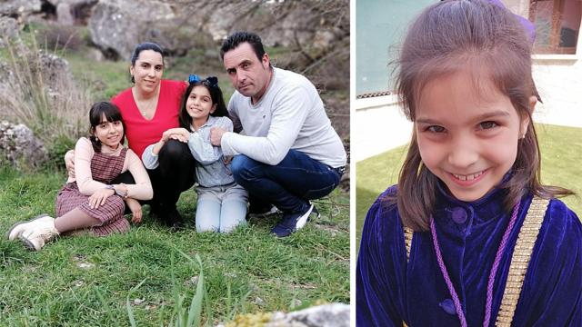 Julia, a la derecha, y la familia al completo a la izquierda