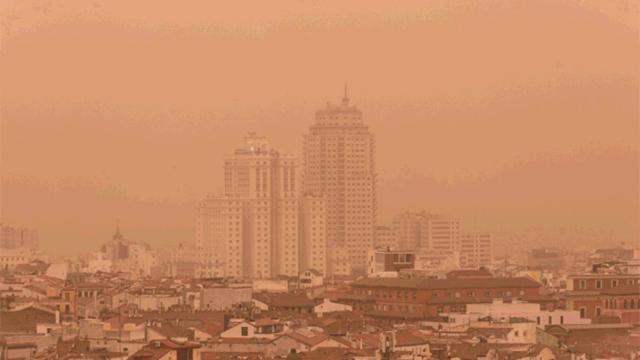 Cambio radical de tiempo en Madrid: calima y lluvias este miércoles por la llegada de una DANA.