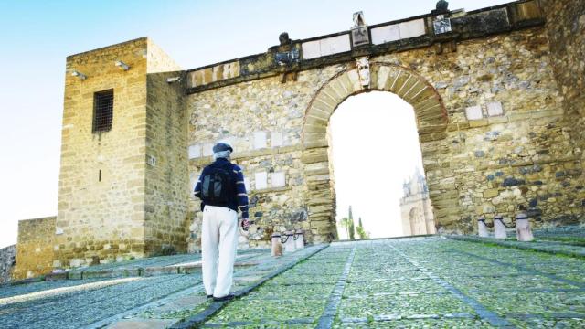 Arco de los gigantes, en Antequera.