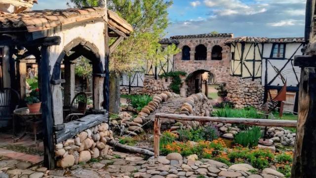 No la encontrarás más grande: la escultura arquitectónica de 20.000 metros cuadrados