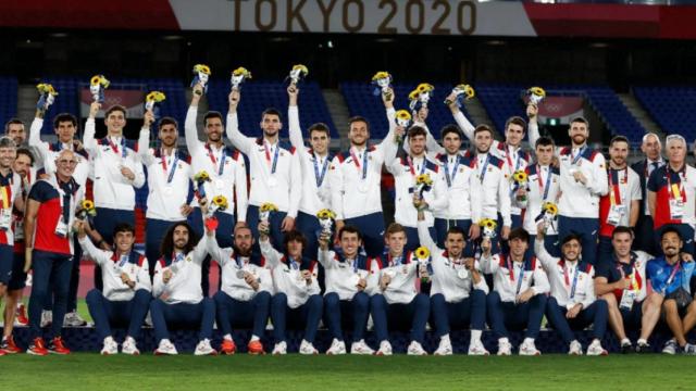 La selección masculina de fútbol, con la plata en los pasados Juegos OIímpicos de Tokio 2020.