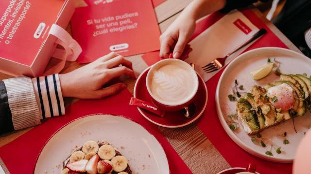 Citas Tinder con desayuno gratis en el Vips de Plaza Mayor en Málaga