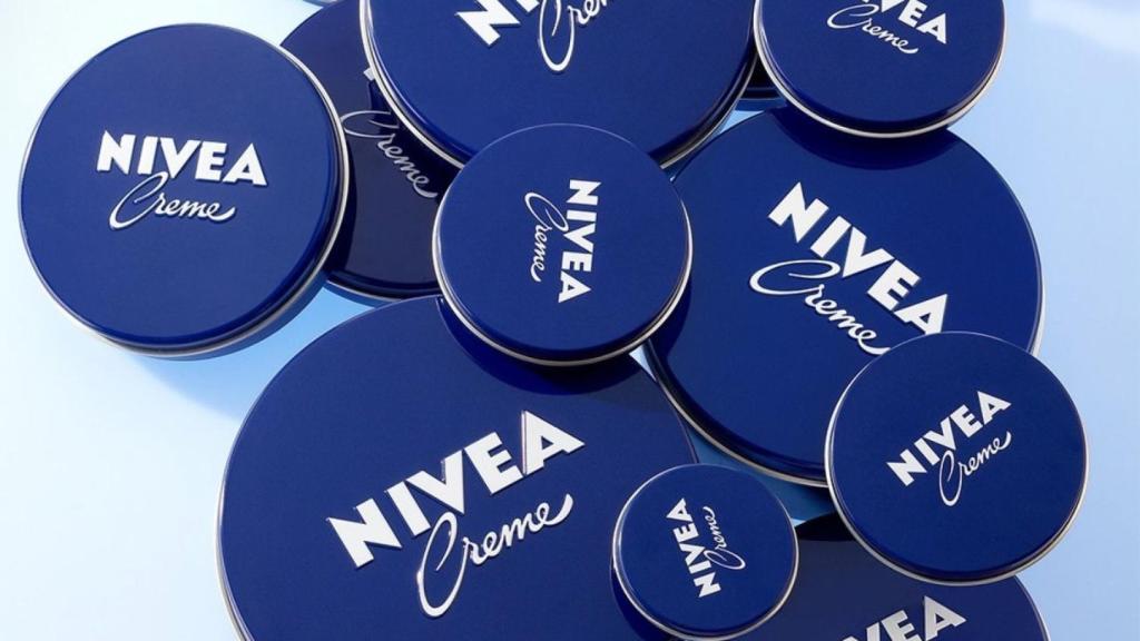 Estos son todos los usos que tiene la Nivea de lata azul que tenemos en casa: muchos no los conoces