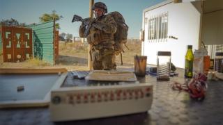 Miguel Ortiz, alias 'el Abuelo', durante el curso de entrenamiento para el combate en Ucrania en Binéfar (Huesca), el pasado septiembre.
