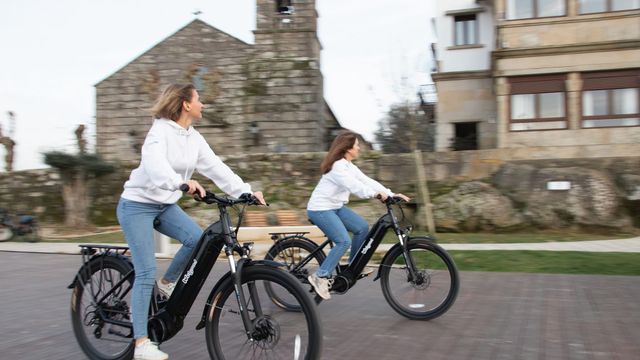 Bicicletas de Welgood por el barrio de Bouzas.