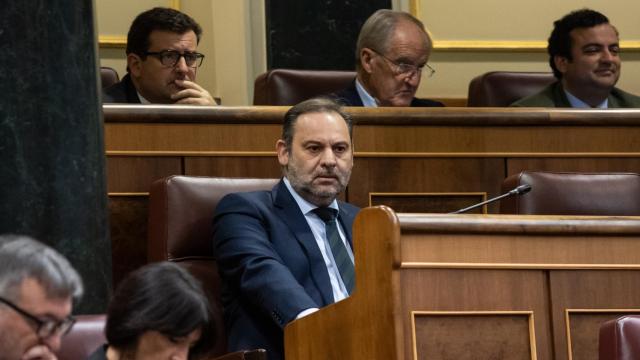 Ábalos en su nuevo escaño del Congreso tras pasar al Grupo Mixto.