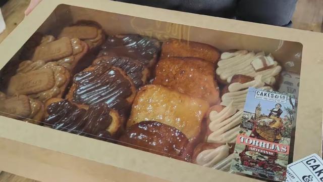 Una de las cajas que se venden en el local de Sevilla.