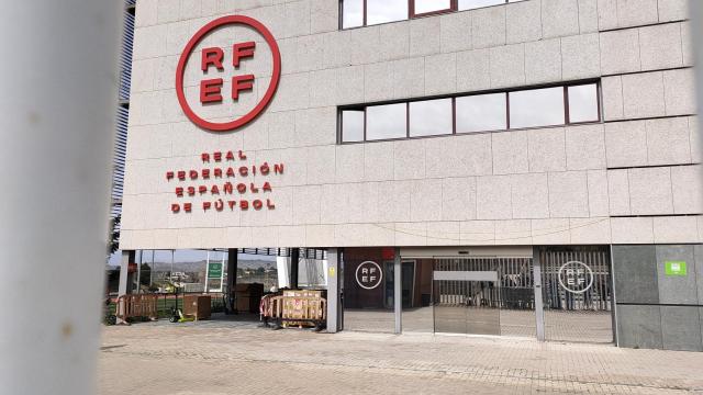 Fachada de la Real Federación Española de Fútbol (RFEF).