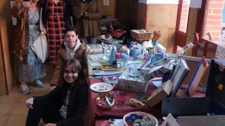 Mercadillo solidario en el IES Princesa Galiana.