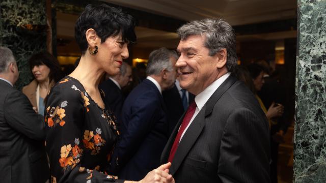 Elma Saiz y José Luis Escrivá, durante un desayuno informativo.