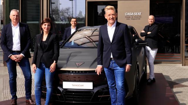 Wayne Griffiths CEO de Seat y Cupra junto con otros directivos en Barcelona.