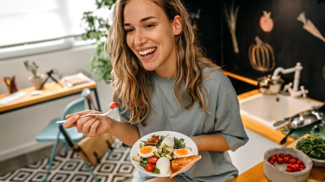 ¿Cómo influye la dieta española en la felicidad? Esto es lo que necesitas en tus comidas y cenas según Harvard