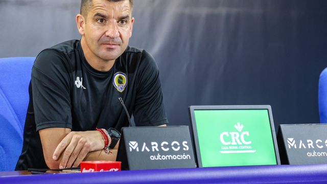 Rubñen Torrecilla, durante una rueda de prensa.