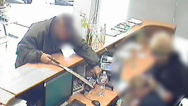 Las cámaras de videovigilancia grabaron al atracador.