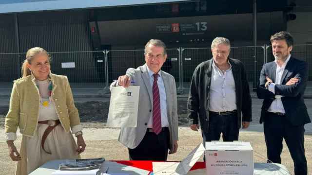 Inicio de la urbanización de la calle Val Miñor.