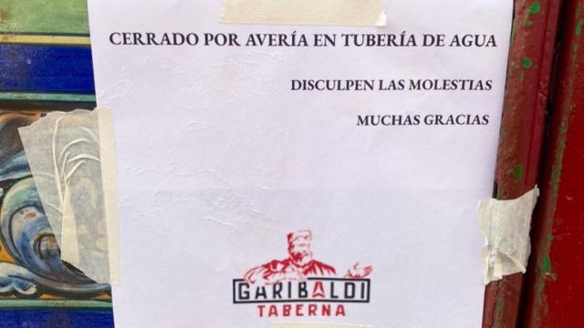El cartel que han puesto en el exterior de la Taberna Garibaldi.