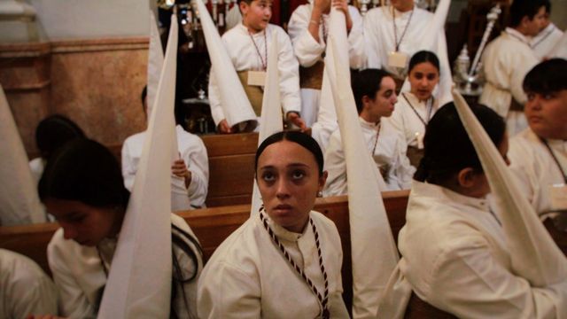 Las imágenes de un Domingo de Ramos condenado al llanto por la lluvia