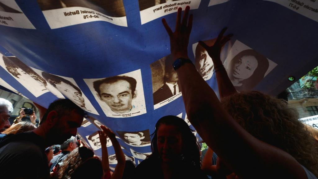 Argentina recuerda a las víctimas de la última dictadura militar.
