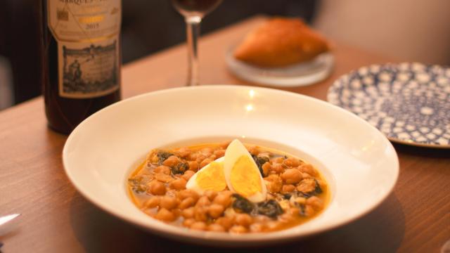 El potaje de vigilia del menú de Semana Santa del Ateneo de Madrid.