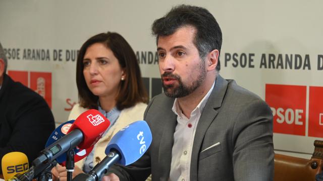 Presentación de las enmiendas del PSOE a los presupuestos de la Junta referidas a la Comarca de la Ribera del Duero de Burgos por parte del secretario general del PSCyL, Luis Tudanca, este lunes, en Aranda de Duero.