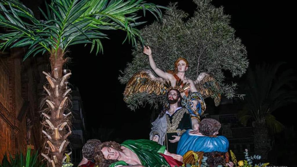 Detalles del trono de la Cofradía Nuestro Padre Jesús en el Huerto de los Olivos.