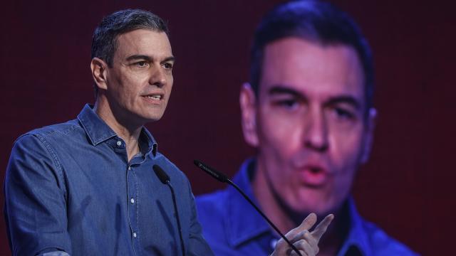 Pedro Sánchez este domingo en el Congreso extraordinario del PSPV.